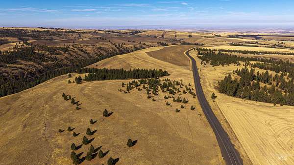 304 Acres of Land for Sale in Pomeroy, Washington