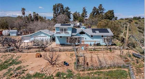4.13 Acres of Land with Home for Sale in Agua Dulce, California