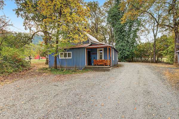 10.3 Acres of Land with Home for Sale in Glendale, Oregon