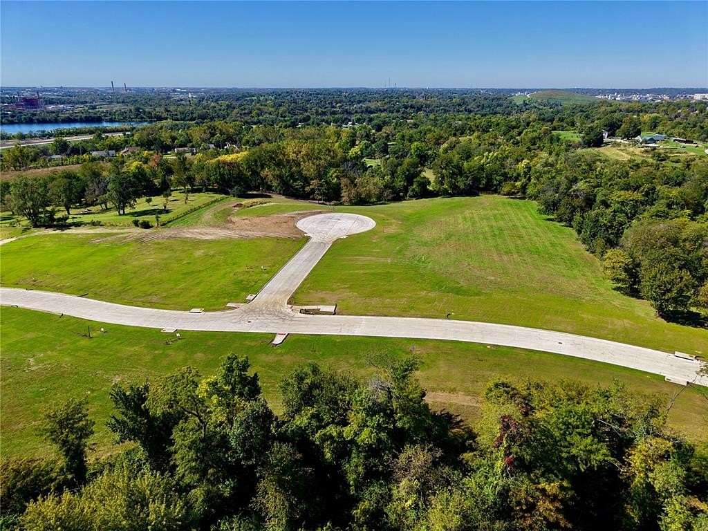 0.35 Acres of Residential Land for Sale in Cedar Rapids, Iowa