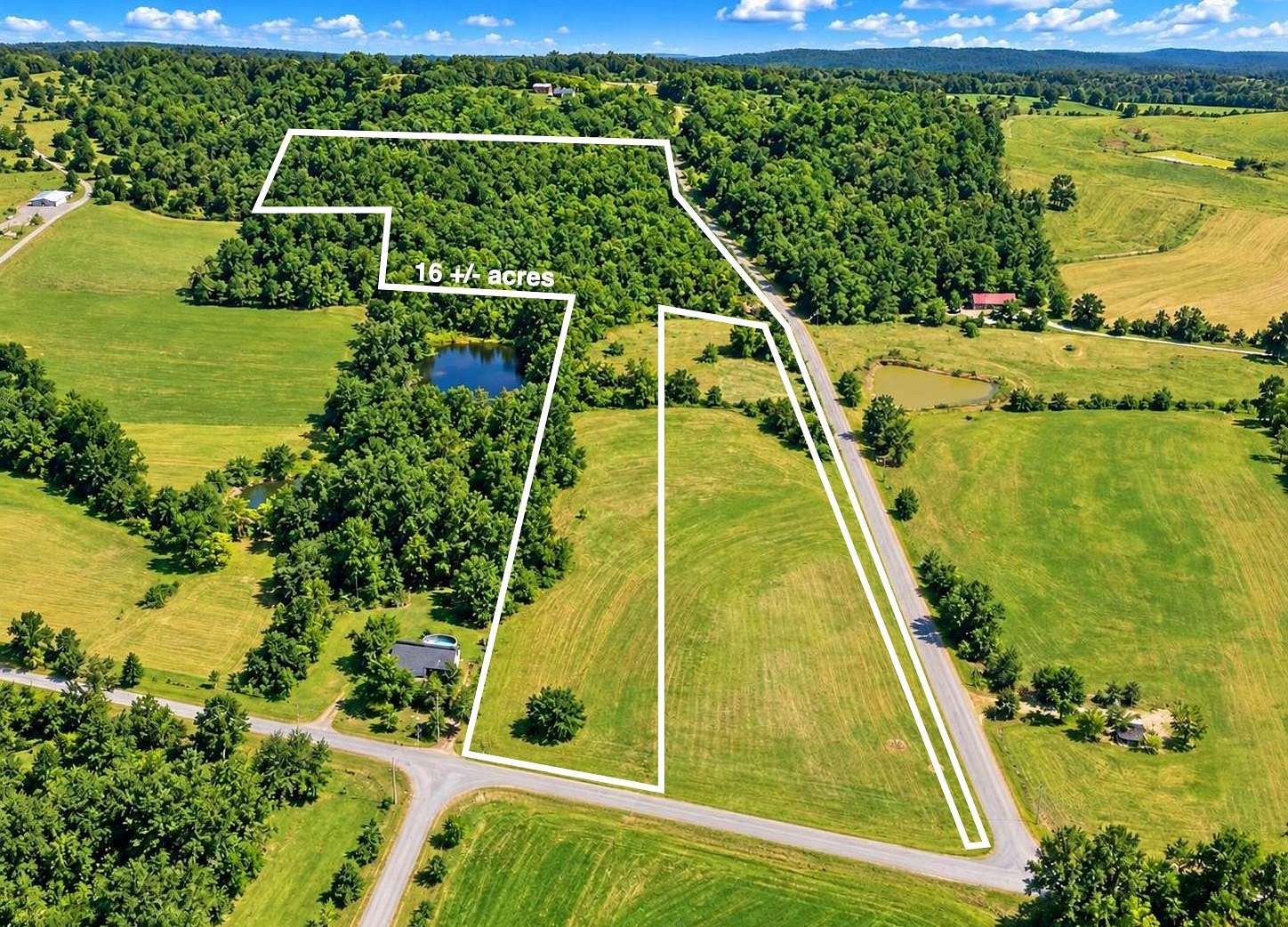 17.2 Acres of Land for Sale in Chapmansboro, Tennessee