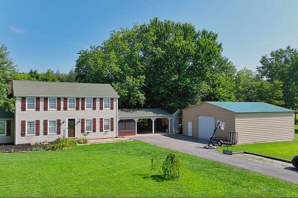 3.38 Acres of Land with Home for Sale in Springfield, Tennessee