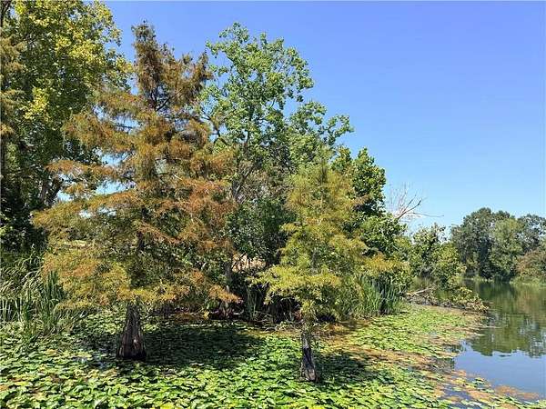 0.86 Acres of Residential Land for Sale in Natchez, Louisiana
