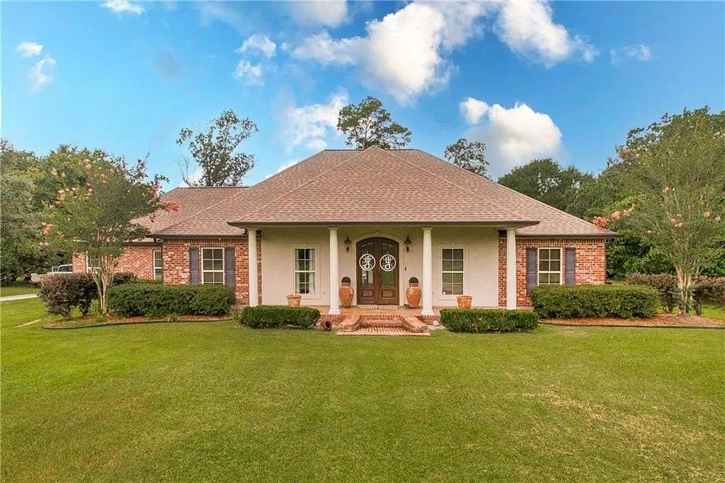 3.65 Acres of Land with Home for Lease in Springfield, Louisiana