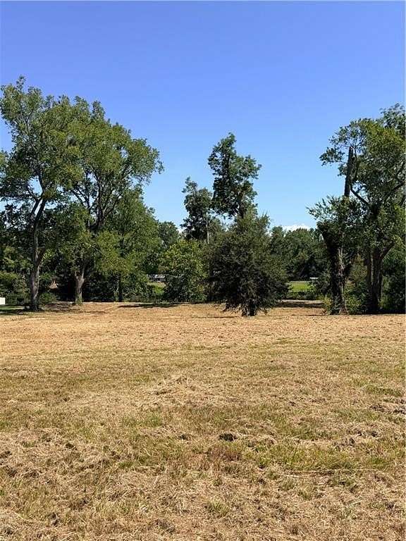 0.86 Acres of Residential Land for Sale in Natchez, Louisiana