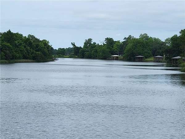 1.48 Acres of Residential Land for Sale in Natchez, Louisiana