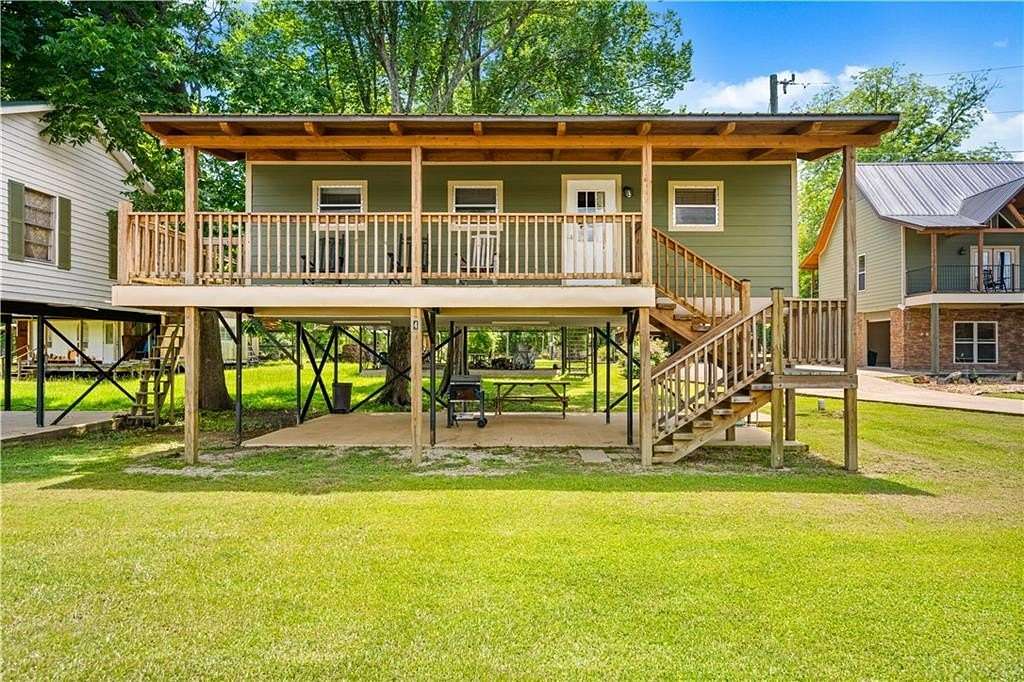 1 Acre of Improved Mixed-Use Land for Sale in Jonesville, Louisiana