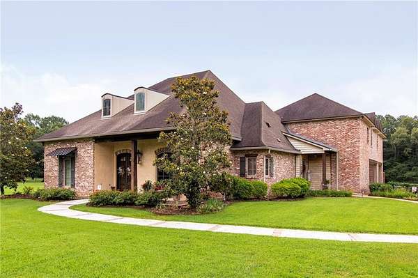 4 Acres of Land with Home for Sale in Marksville, Louisiana