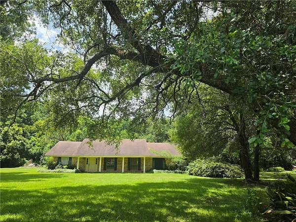 16.3 Acres of Recreational Land with Home for Sale in Mansura, Louisiana
