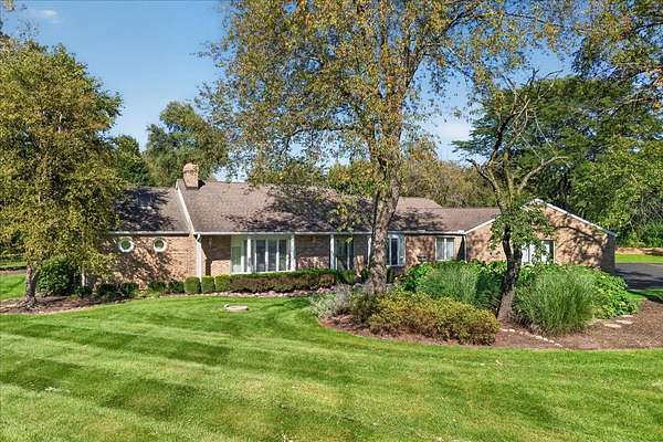 1.6 Acres of Land with Home for Sale in South Barrington, Illinois
