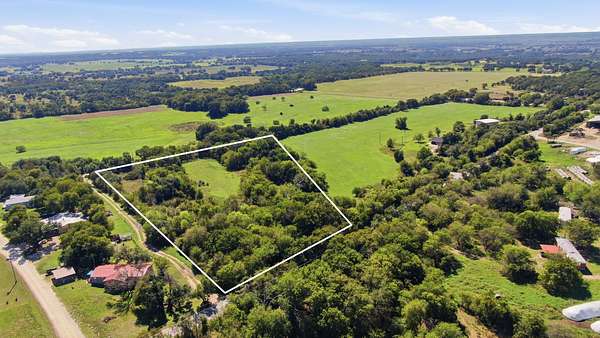 6 Acres of Residential Land for Sale in Stephenville, Texas