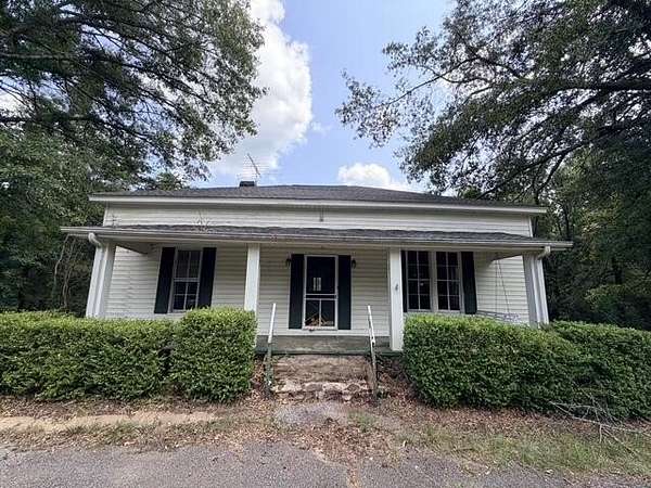 19.7 Acres of Recreational Land with Home for Sale in Oxford, Mississippi
