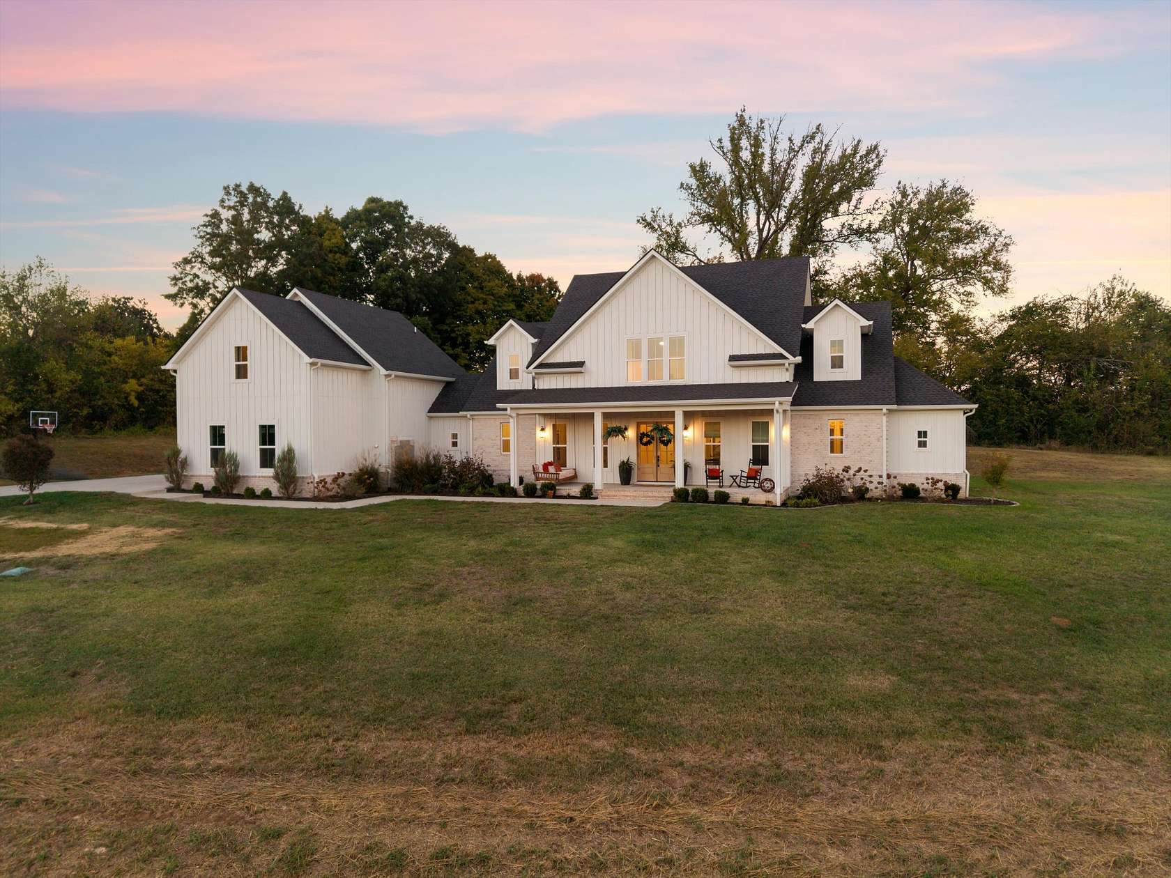 31.3 Acres of Recreational Land with Home for Sale in Columbia, Tennessee