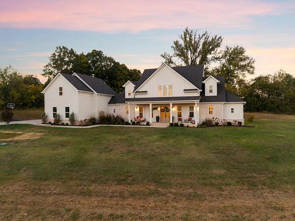 31.3 Acres of Recreational Land with Home for Sale in Columbia, Tennessee