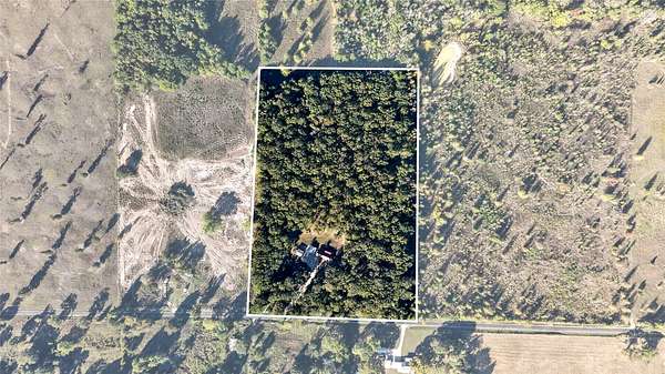 9.8 Acres of Land with Home for Sale in Paris, Texas