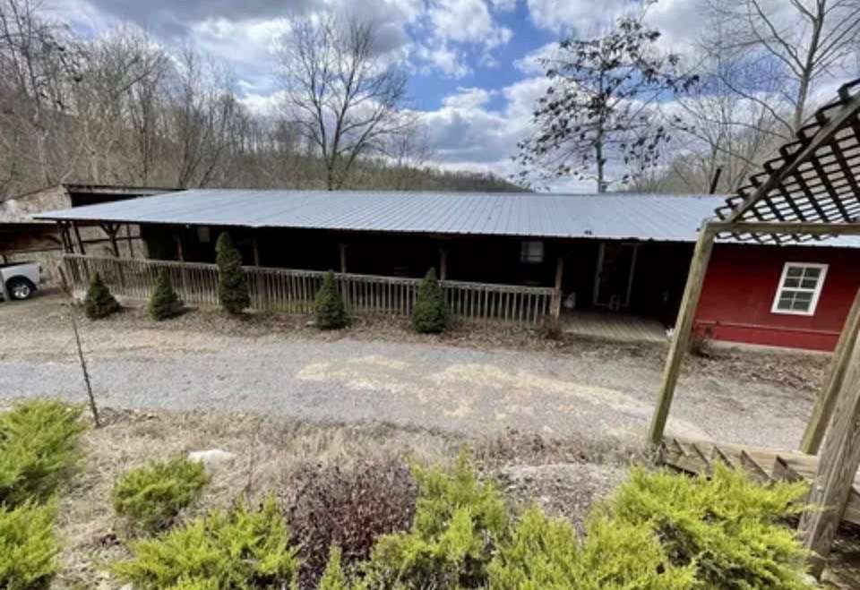 11 Acres of Land with Home for Sale in Dowelltown, Tennessee