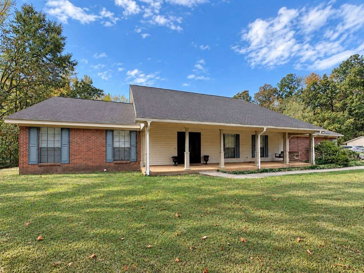 1.7 Acres of Land with Home for Sale in Grenada, Mississippi