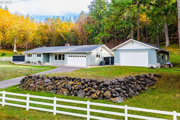 4.82 Acres of Land with Home for Sale in Roseburg, Oregon