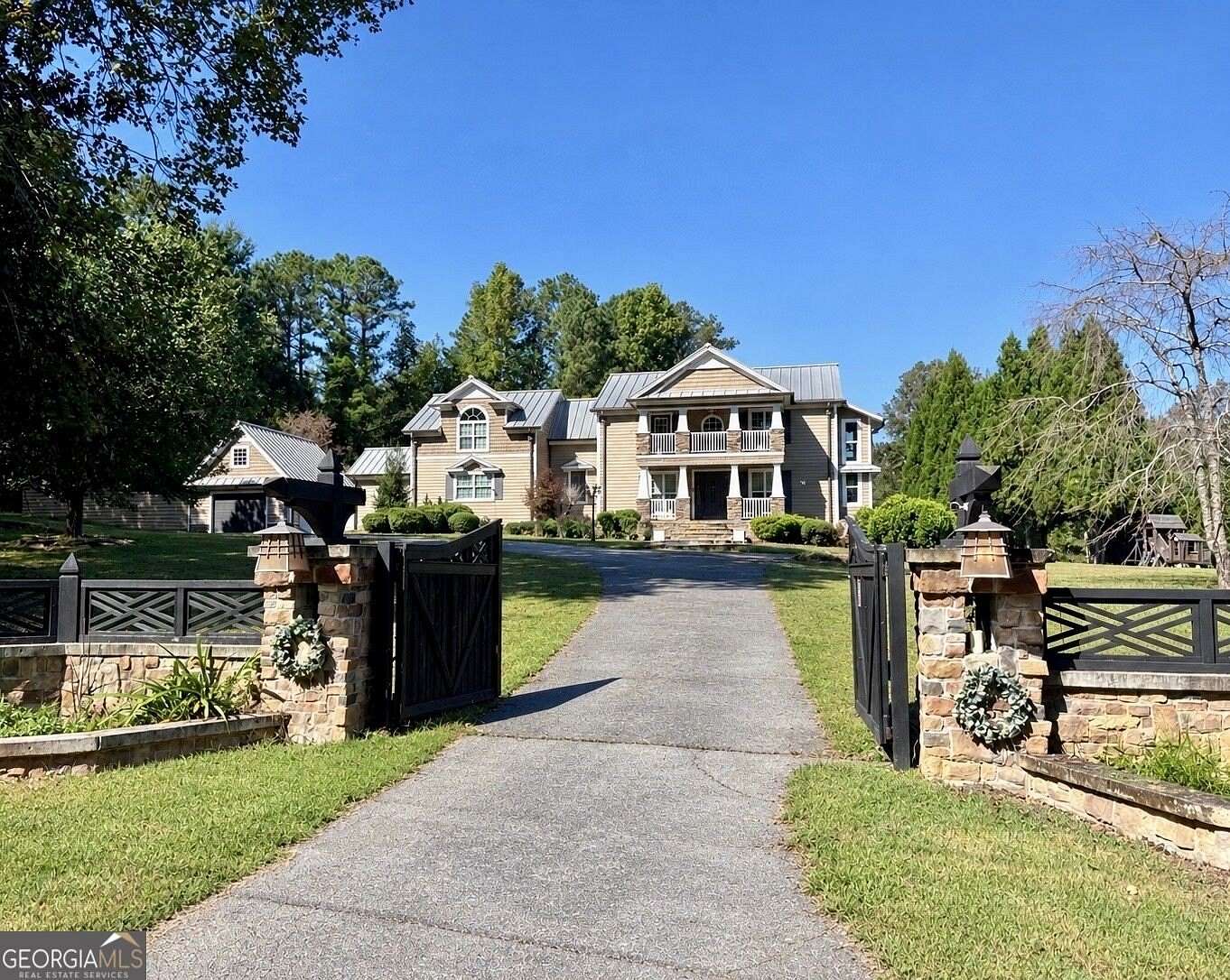 15.3 Acres of Land with Home for Sale in Rockmart, Georgia