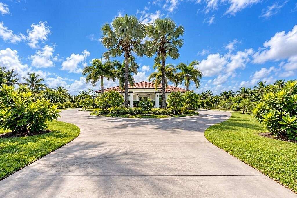 4.2 Acres of Land with Home for Sale in Homestead, Florida