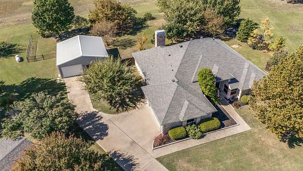 2.62 Acres of Land with Home for Sale in Lowry Crossing, Texas