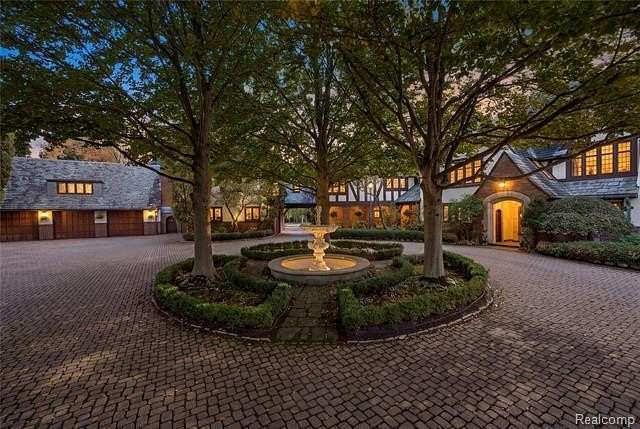 4.7 Acres of Land with Home for Sale in Bloomfield Hills, Michigan