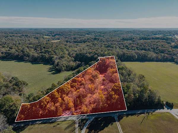 6 Acres of Residential Land for Sale in Charlotte, Tennessee