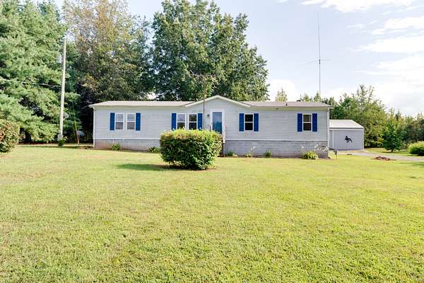 2 Acres of Land with Home for Lease in Portland, Tennessee