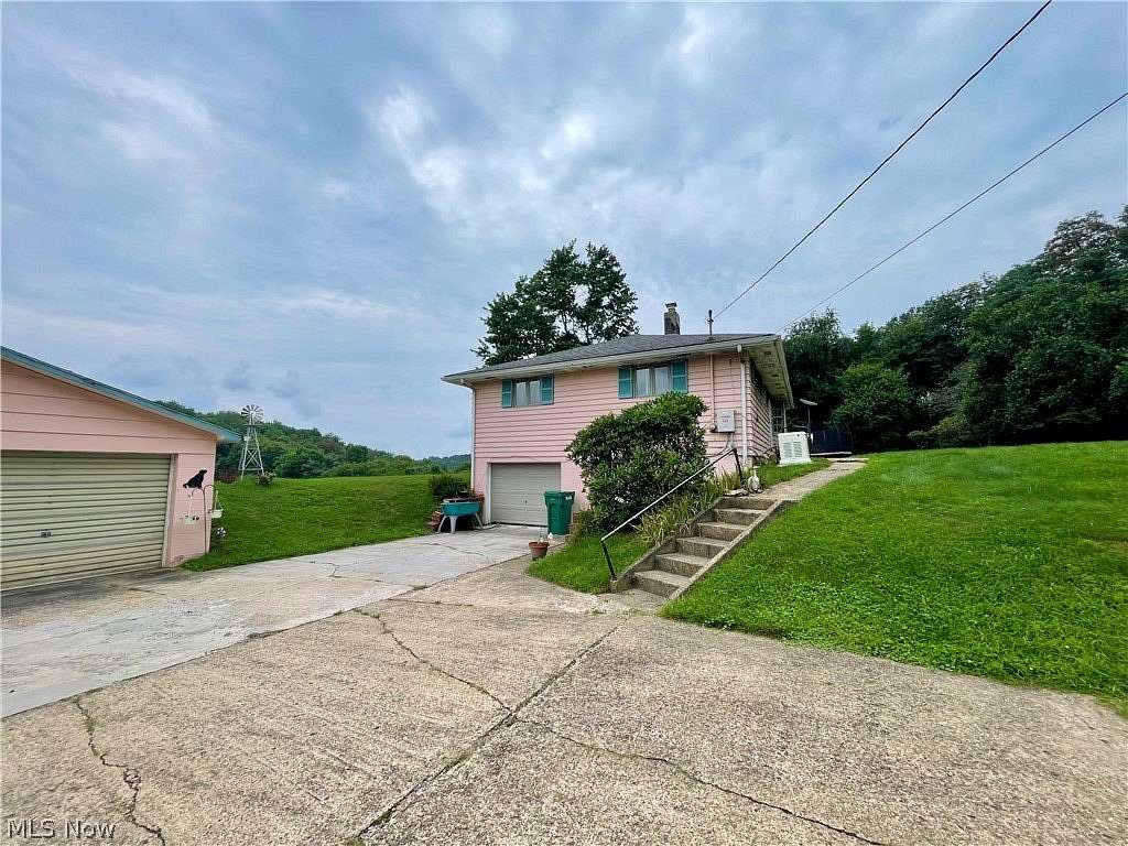 7 Acres of Land with Home for Sale in New Cumberland, West Virginia