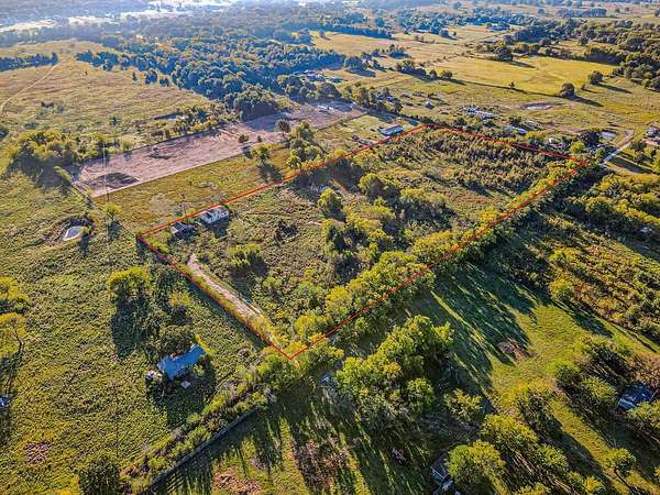 10 Acres of Land for Sale in Kaufman, Texas