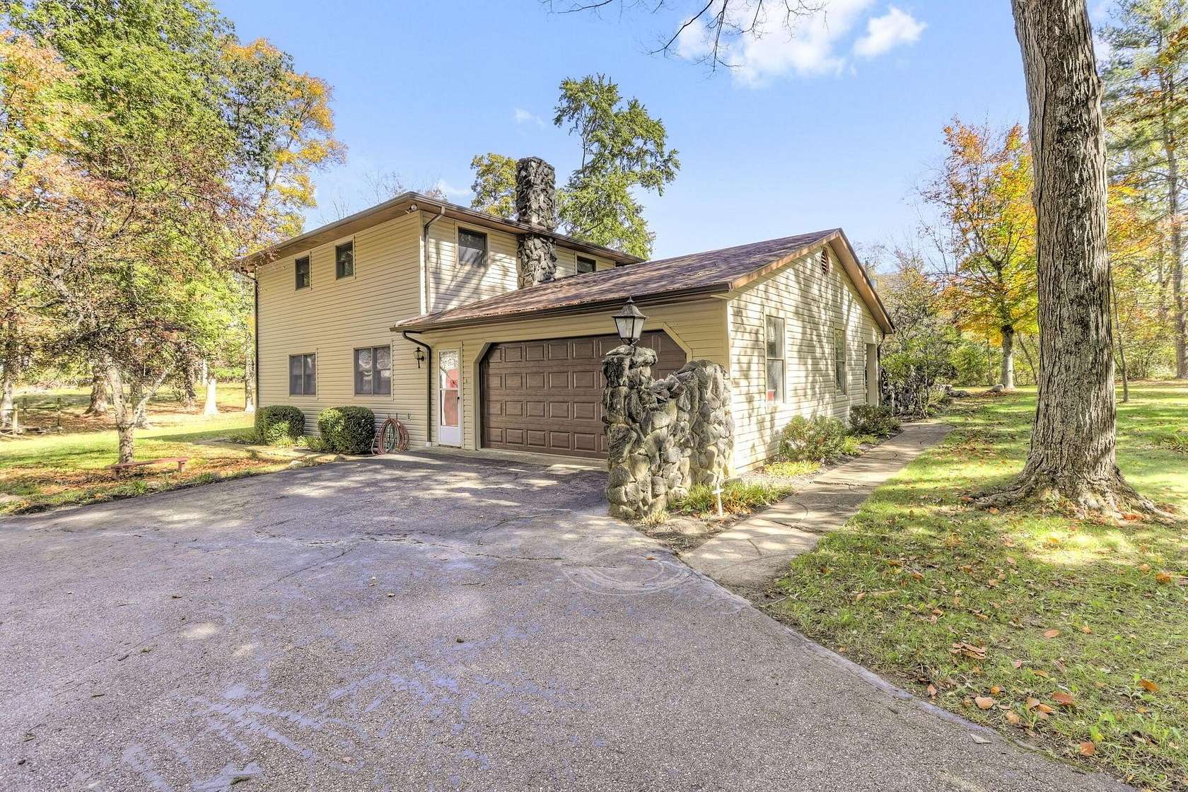 3.88 Acres of Land with Home for Sale in Baltimore, Ohio