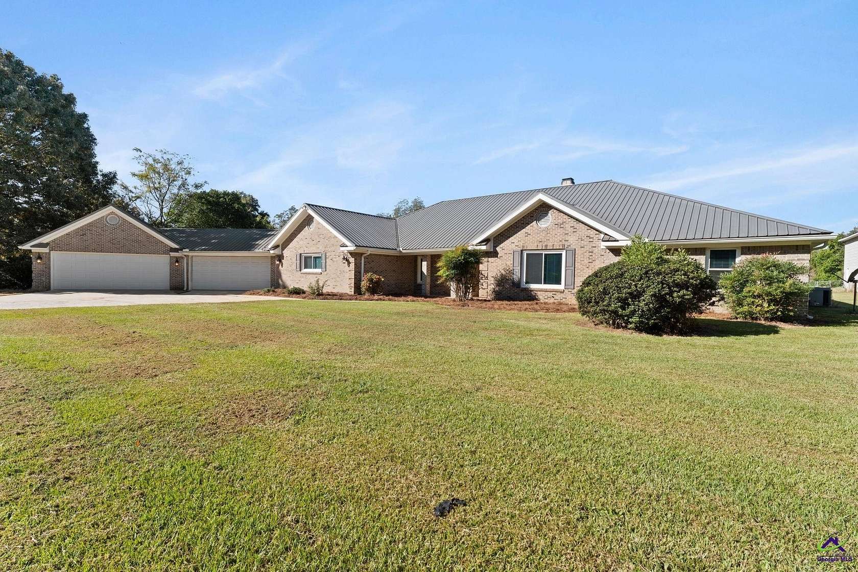 1.84 Acres of Land with Home for Sale in Bonaire, Georgia