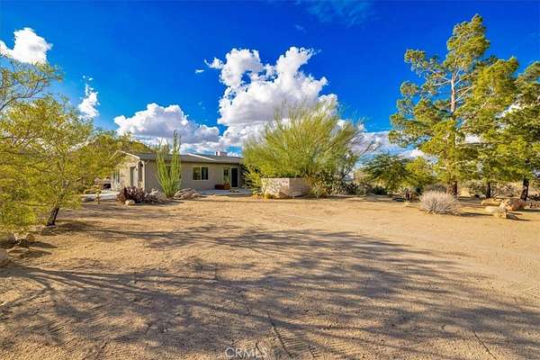 2.5 Acres of Land with Home for Sale in Joshua Tree, California