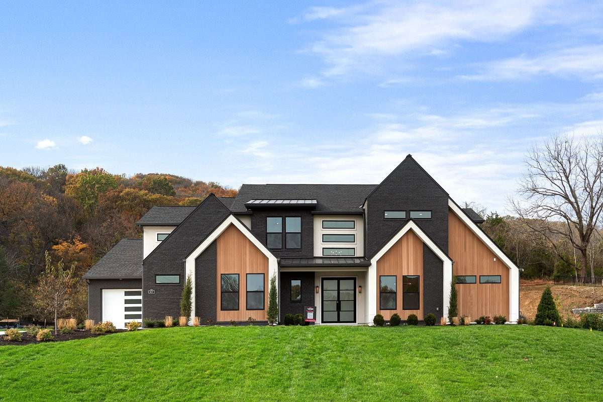 5.47 Acres of Land with Home for Sale in College Grove, Tennessee