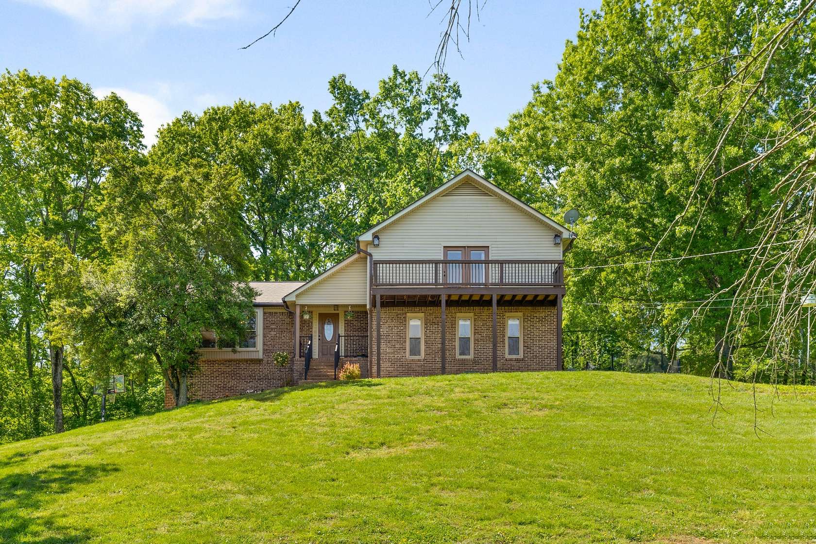5.37 Acres of Land with Home for Sale in Mount Pleasant, Tennessee