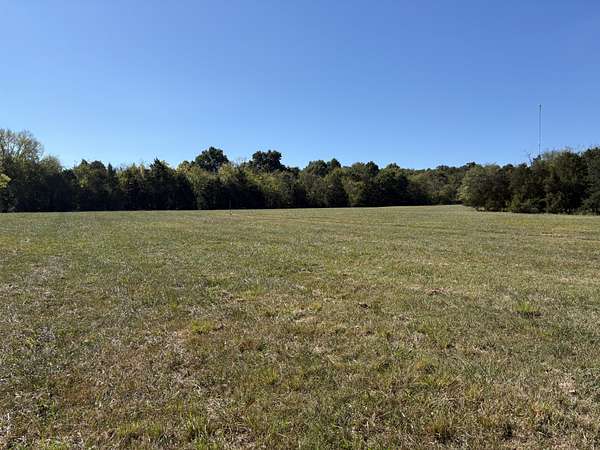 9 Acres of Residential Land for Sale in Shelbyville, Tennessee
