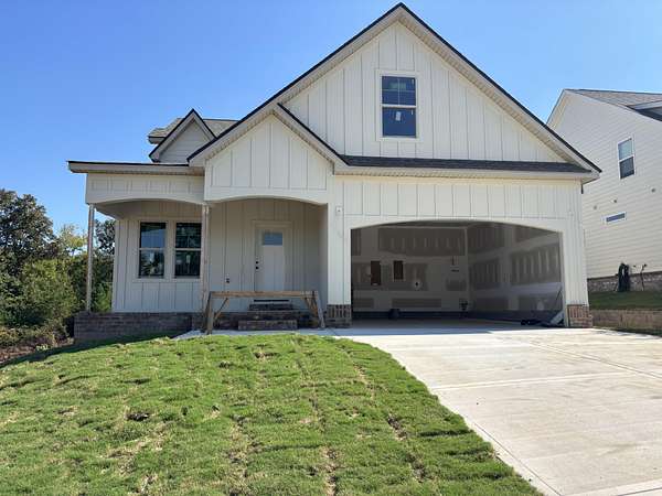 7.1 Acres of Land with Home for Sale in Chattanooga, Tennessee