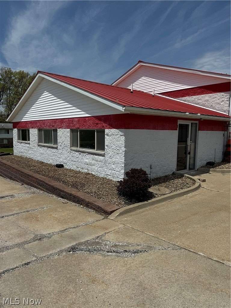 5.34 Acres of Commercial Land for Lease in Akron, Ohio