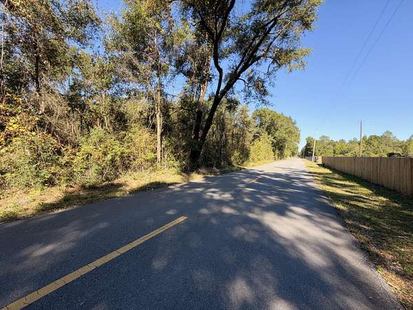 5 Acres of Land for Sale in Holt, Florida