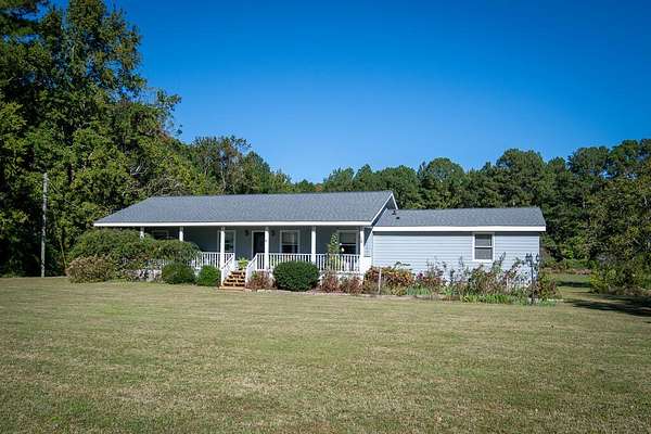 3.23 Acres of Land with Home for Sale in Belle Haven, Virginia