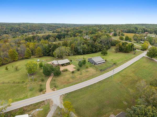 15.8 Acres of Land with Home for Sale in Franklin, Tennessee