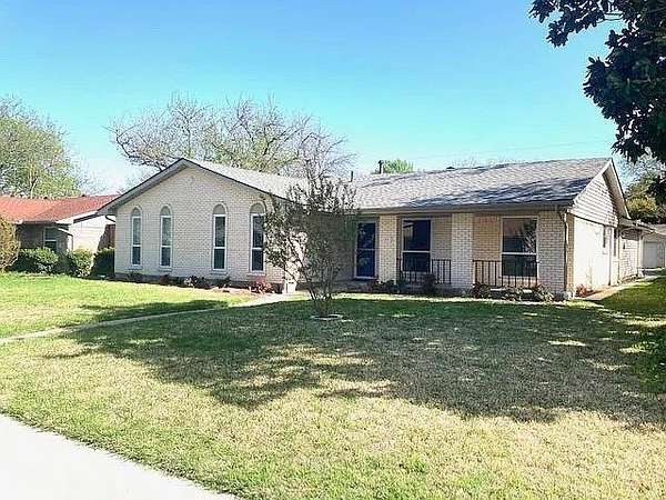 3 Acres of Land with Home for Lease in Richardson, Texas