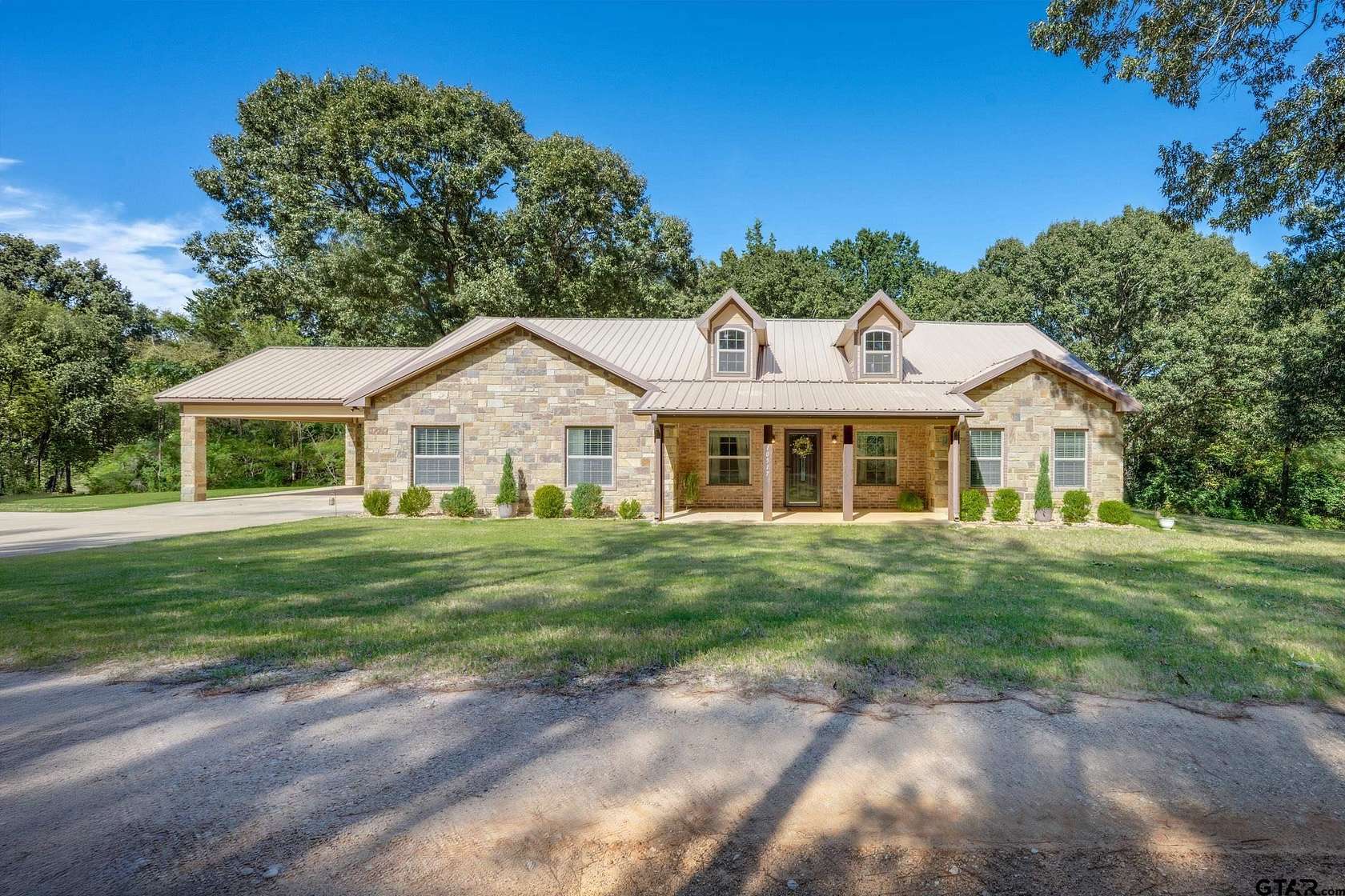 3.43 Acres of Land with Home for Sale in Frankston, Texas