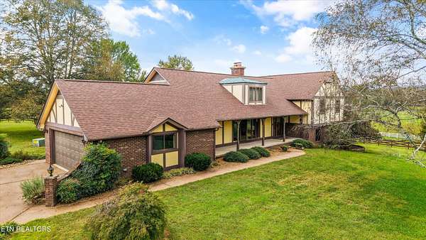 9 Acres of Land with Home for Sale in Andersonville, Tennessee