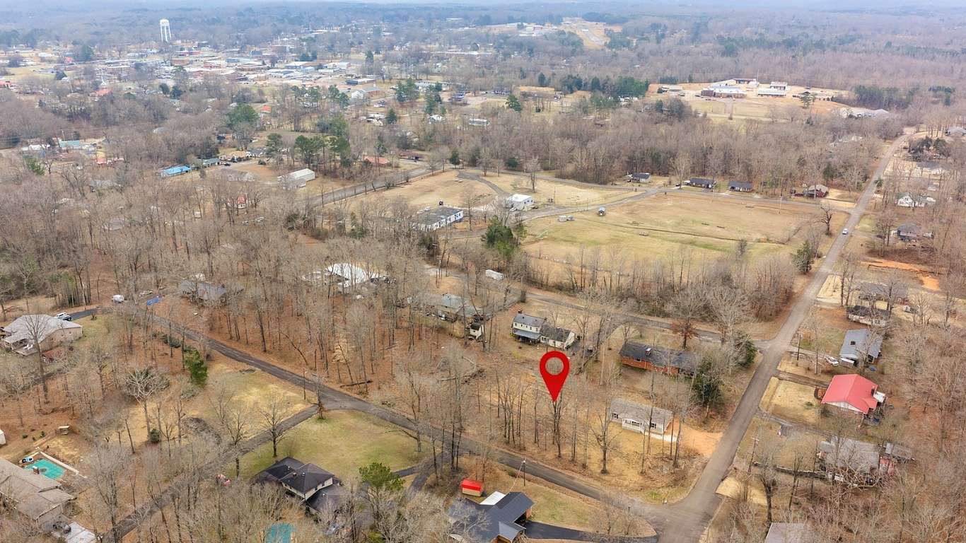 0.33 Acres of Residential Land for Sale in Parsons, Tennessee