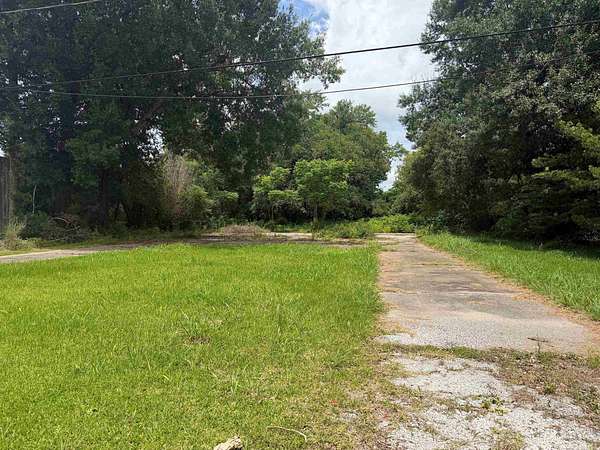 0.5 Acres of Commercial Land for Sale in Houma, Louisiana