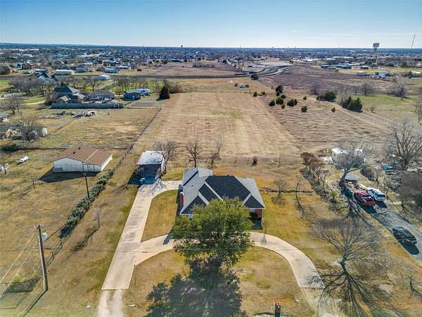 2.72 Acres of Land with Home for Sale in St. Paul, Texas