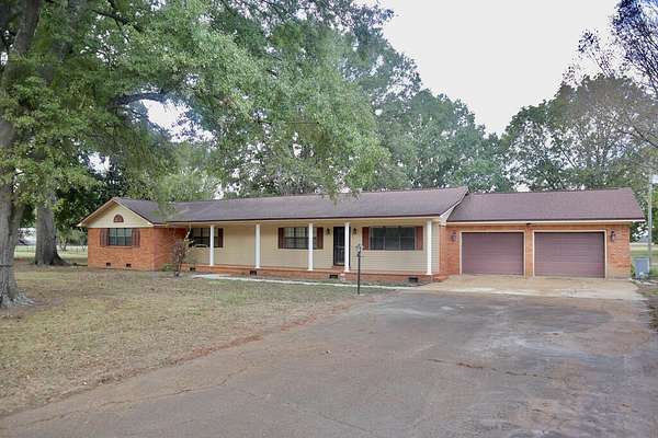 15 Acres of Land with Home for Sale in Batesville, Mississippi