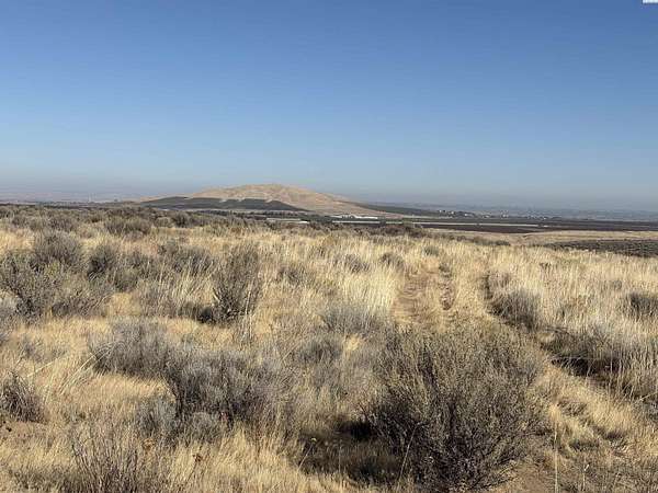 5 Acres of Residential Land for Sale in Benton City, Washington