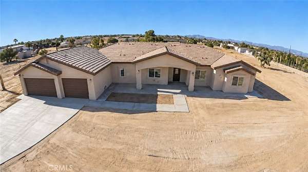 2 Acres of Land with Home for Sale in Oak Hills, California